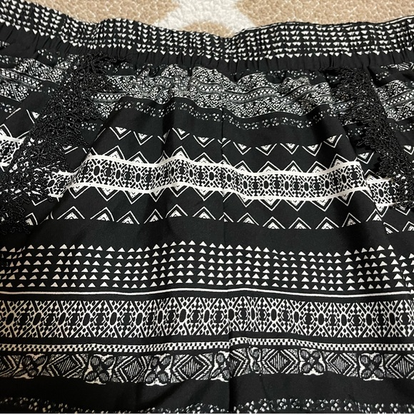 $5 IF BUNDLED Lace Trimmed Dressy Shorts - Picture 6 of 9